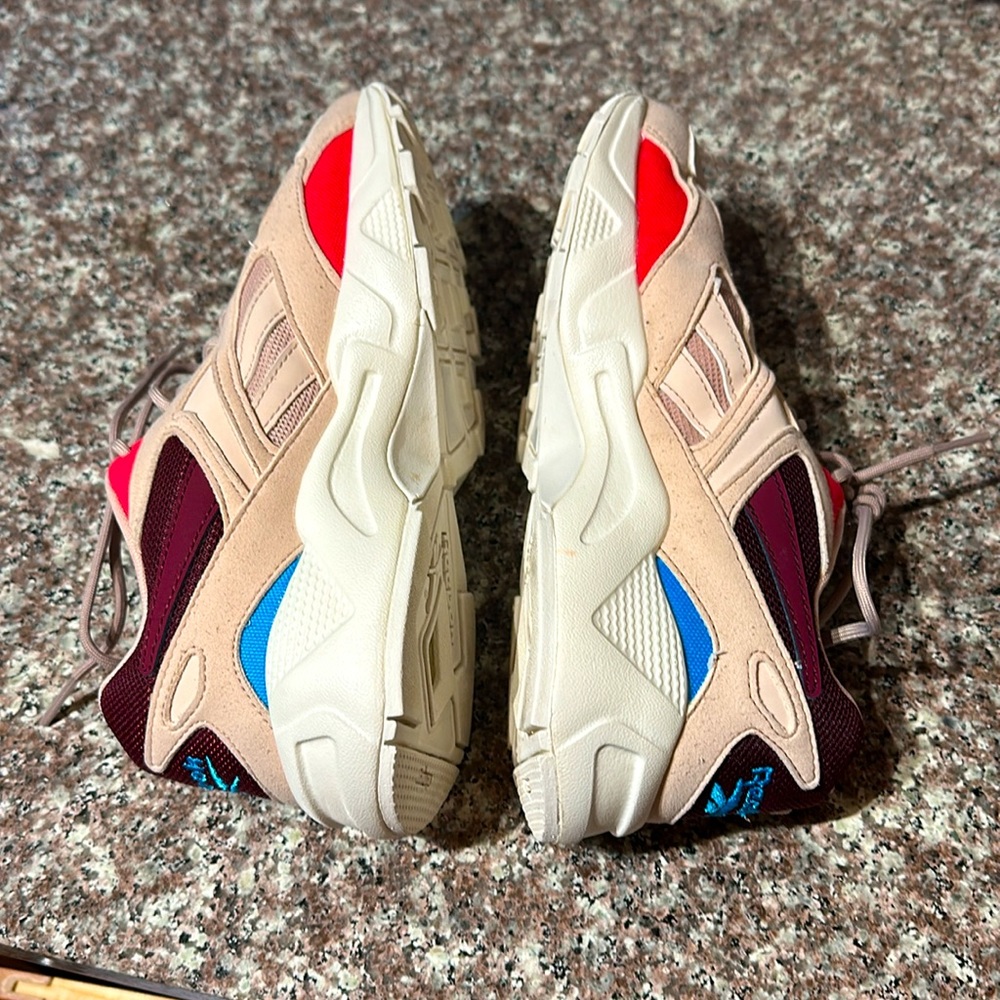 Reebok Aztrek 96 Tan Trainers - Picture 8 of 10